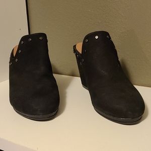 Naked feet suede clogs